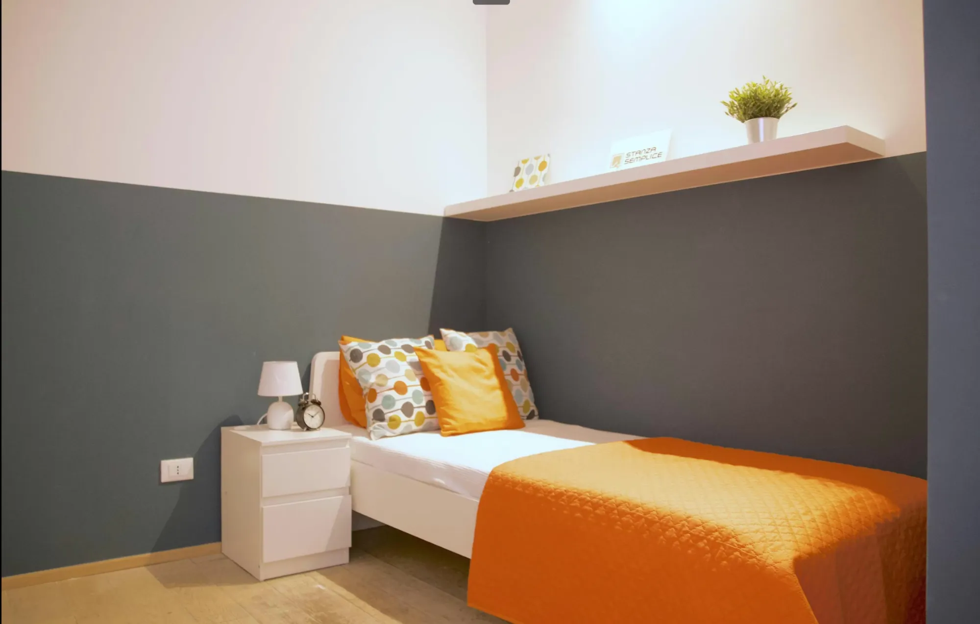 Room 83