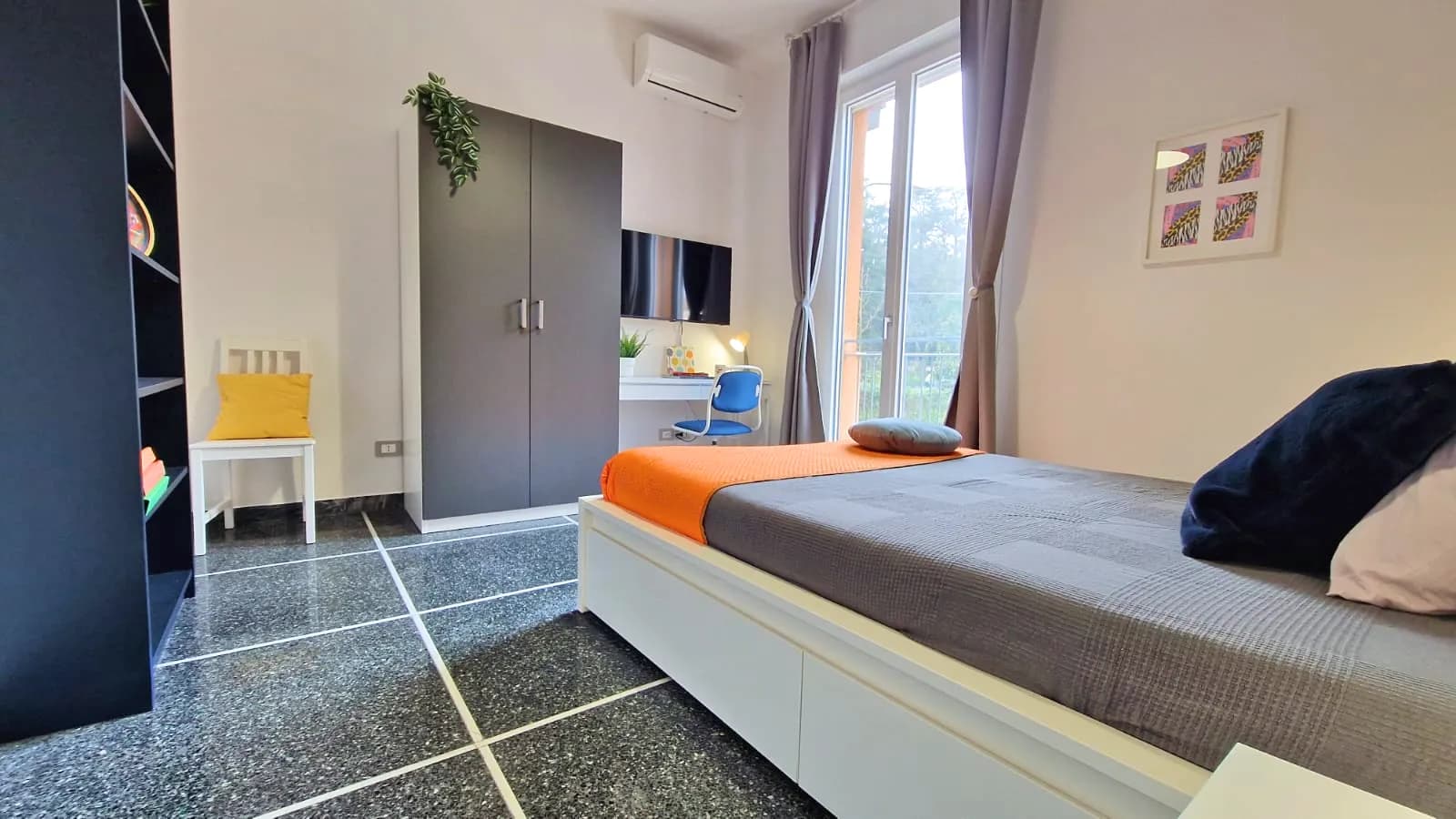 Stanza privata a Bologna