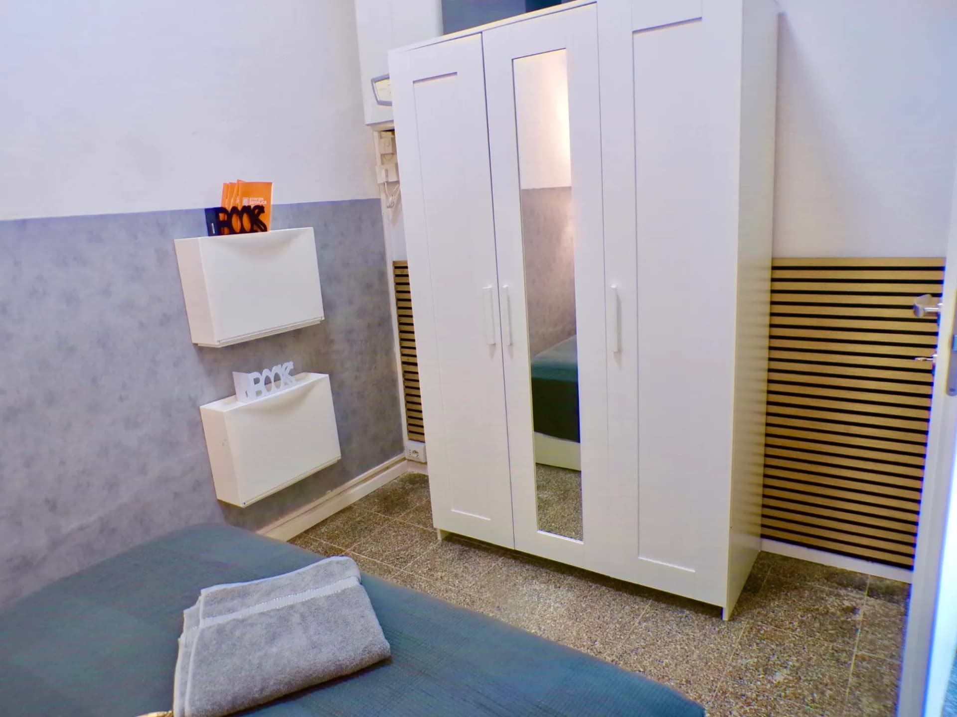 Room 127 2