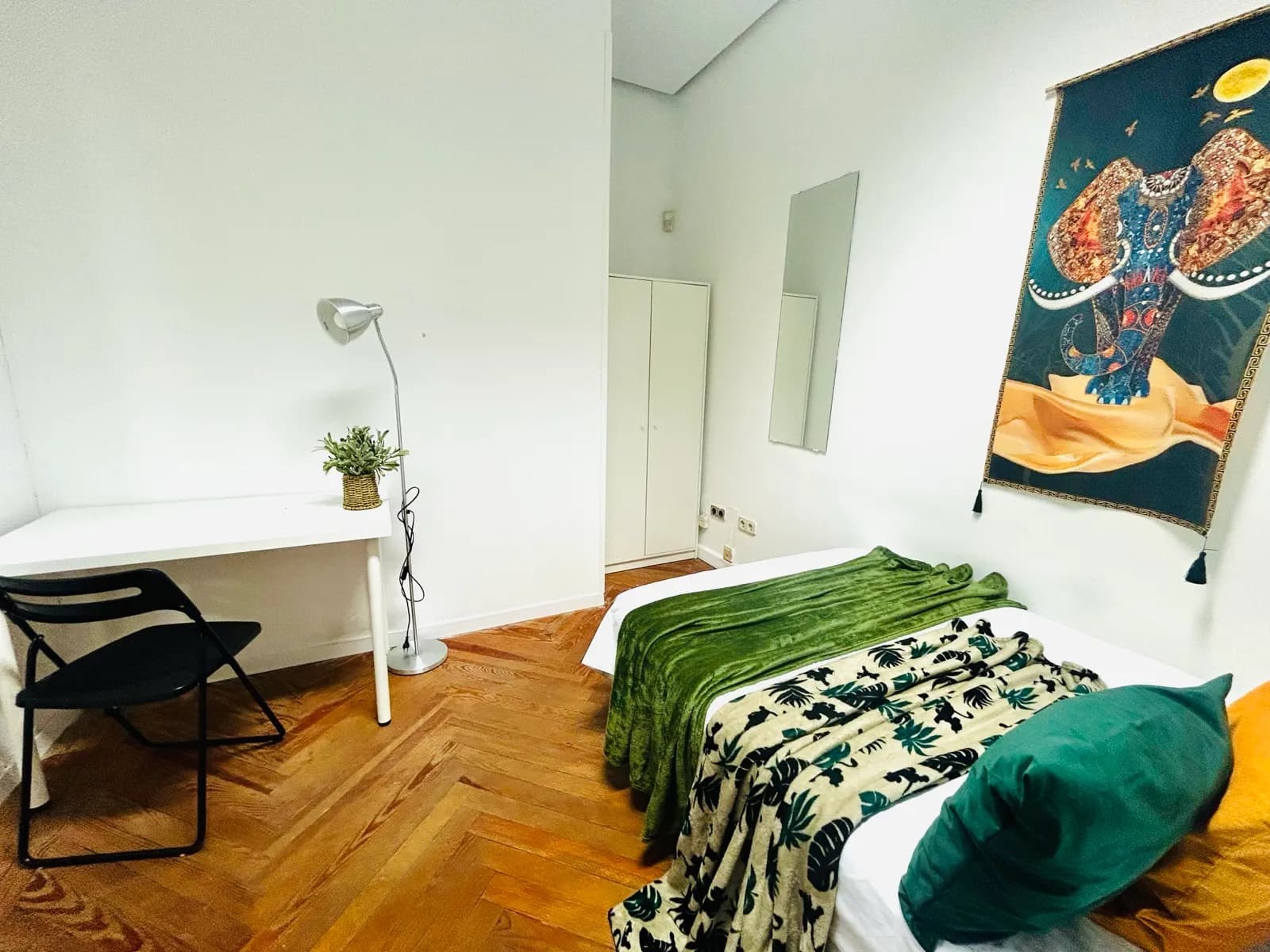Private room in Madrid photo 4
